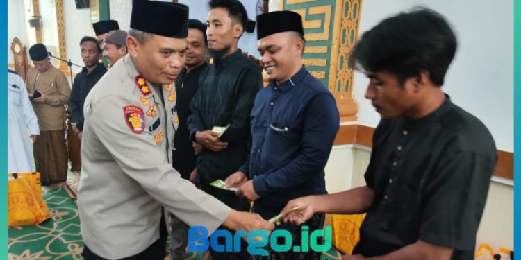 Dukung Proses Reintegrasi, Kapolres AKBP Busroni Santuni Eks Napiter
