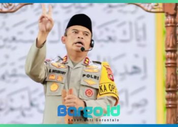 AKBP Busroni Jadi Khatib di Masjid Agung Pohuwato, Ajak Jama’ah Tingkatkan Ibadah