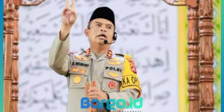 AKBP Busroni Jadi Khatib di Masjid Agung Pohuwato, Ajak Jama’ah Tingkatkan Ibadah