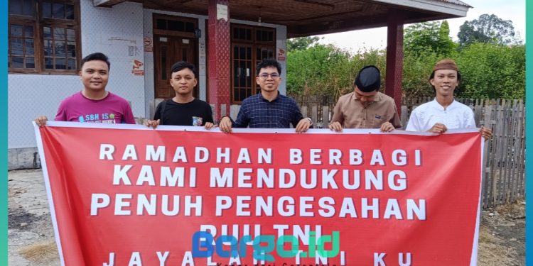 Aksi Berbagi Takjil & Dukung RUU TNI di Pohuwato, Masyarakat Beri Respons Positif