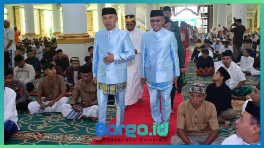 Bupati dan Wabup Pohuwato Tunaikan Salat Id di Masjid Agung, Lanjutkan Tradisi Dua Lo U Lipu