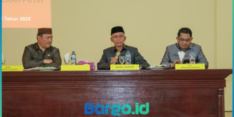 Perkuat Ekonomi di Tingkat Desa, Wabup Iwan Adam Sosialisasikan Koperasi Merah Putih