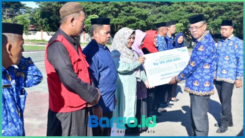 Pemkab Pohuwato Serahkan SK Pensiun dan Santunan kepada Ahli Waris ASN yang Wafat