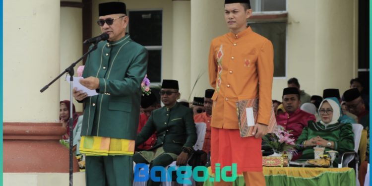 Upacara Hardiknas 2025, Bupati Saipul Ajak Wujudkan Pendidikan Tanpa Diskriminasi