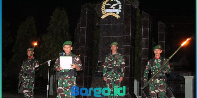 Peringati HUT ke-63, Yonif 713/ST Gelar Tradisi Penyucian Pusaka dan Renungan Suci