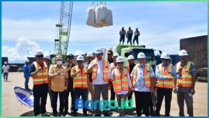 Bupati Saipul Dampingi Gubernur Gorontalo Tinjau Ekspor 10.000 Ton Kayu Pellet di Pelabuhan Lalape