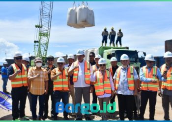 Bupati Saipul Dampingi Gubernur Gorontalo Tinjau Ekspor 10.000 Ton Kayu Pellet di Pelabuhan Lalape