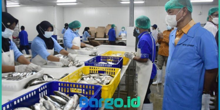 Bupati Saipul Harap Gubernur Gorontalo Perjuangkan Aspirasi Petambak Usai Tinjau Pabrik Bandeng Ekspor di Desa Dudewulo