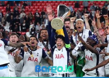 Son Heung-min Angkat Trofi, Tottenham Juara Liga Europa Usai Kalahkan MU