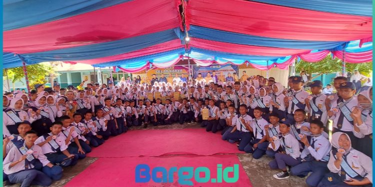 SMPN 1 Marisa Angkat Semangat Bhinneka Tunggal Ika Lewat Gelar Karya dan Penyerahan Siswa