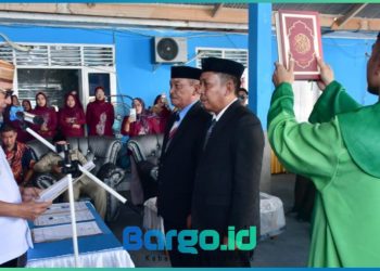 Bupati Saipul Lantik Dewas dan Direktur Perumdam Tirta Moolango, Dorong Optimalisasi Layanan Air Bersih