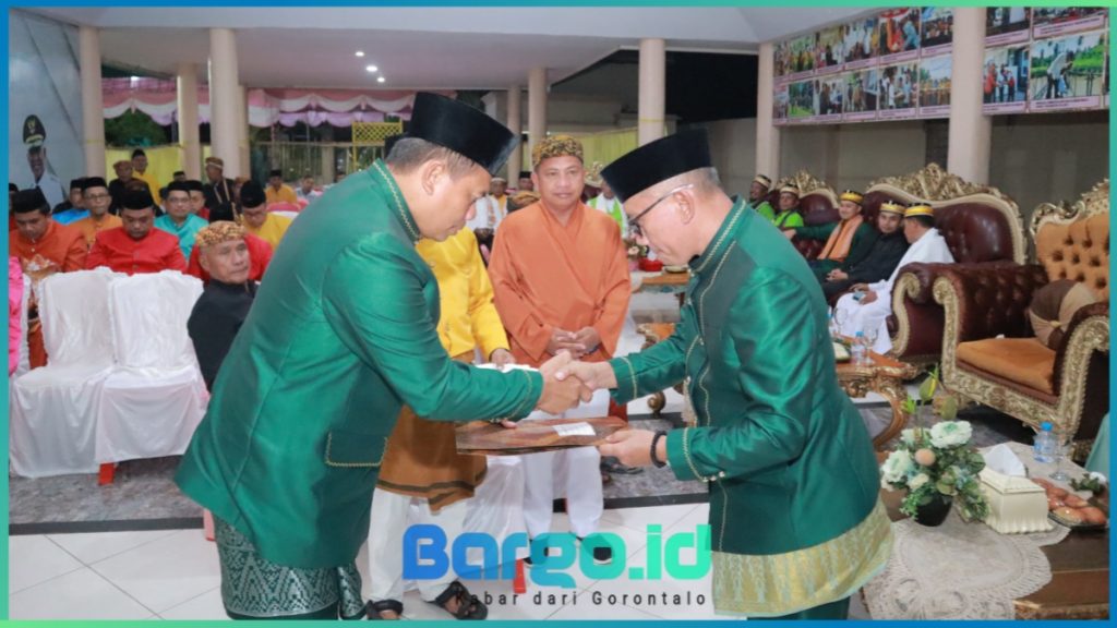 Kapolres Pohuwato Terima Naskah Khutbah Idul Adha, Siap Jadi Khatib di Masjid Agung Baiturrahim