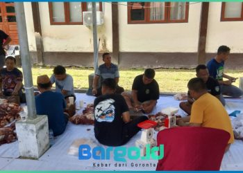 Polres Pohuwato Sembelih 12 Ekor Sapi Kurban, Distribusi Daging Menyasar Pesantren hingga Warga Sekitar