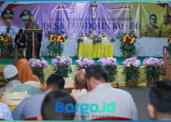 HUT Ke-86 Desa Londoun, Wabup Iwan Adam Ajak Warga Jaga Kebersamaan dan Kenang Sejarah Kolonisasi