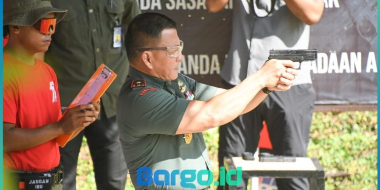 Perkuat Sinergi TNI-Polri, Danrem 133/NW Ambil Bagian di Kejuaraan Menembak Bhayangkara ke-79