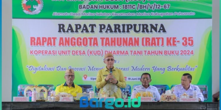 Wabup Iwan Adam Buka RAT ke-35 KUD Dharma Tani, Tekankan Pentingnya Musyawarah dan Komitmen Koperasi