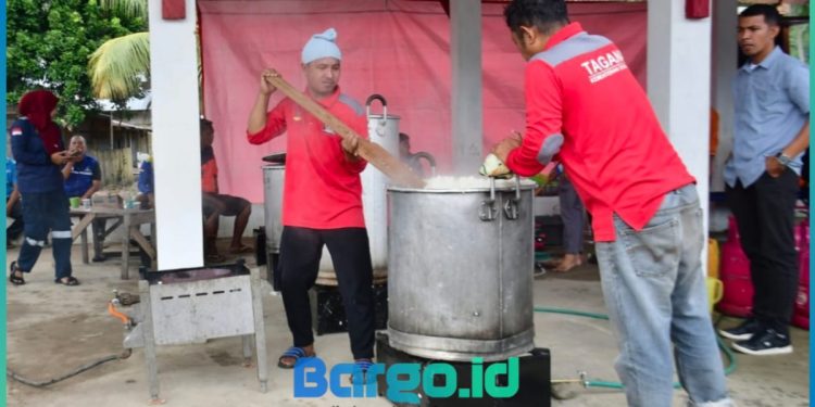 Bupati Saipul dan Wabup Iwan Adam Tinjau Dapur Umum untuk Korban Banjir di Desa Malango