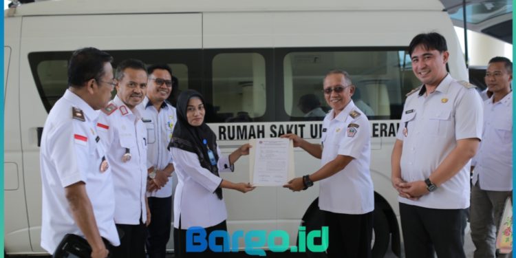 Pemkab Pohuwato Serahkan Satu Unit Ambulans ke RSUD Lemito, Perkuat Layanan Kesehatan Darurat
