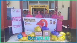 Polsek Taluditi Salurkan 50 Paket Sembako untuk Korban Banjir di Panca Karsa I