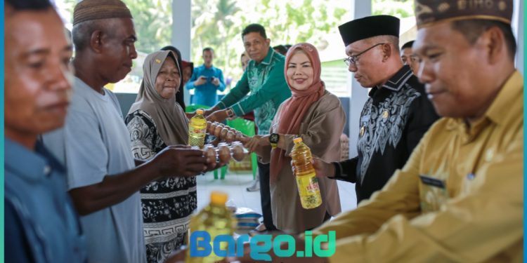 Pemprov Gorontalo Salurkan 1.542 Paket BLP3G di Pohuwato, Wabup Iwan Apresiasi Bentuk Kepedulian