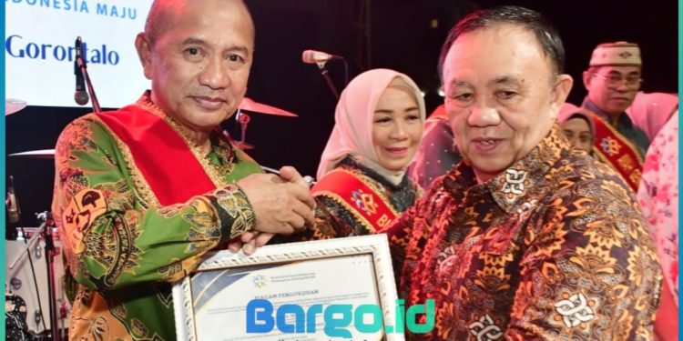 Bupati Saipul Dikukuhkan sebagai Ayah GenRe Pohuwato di Puncak Harganas ke-32 Provinsi Gorontalo