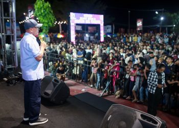 Festival Pesona Pohon Cinta 2025 Meriah, Ribuan Warga Padati Pantai Pohon Cinta