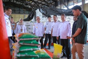 Wabup Pohuwato Tinjau Bulog, Pastikan Beras SPHP Prioritas ke Pasar Rakyat