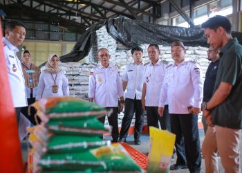 Wabup Pohuwato Tinjau Bulog, Pastikan Beras SPHP Prioritas ke Pasar Rakyat