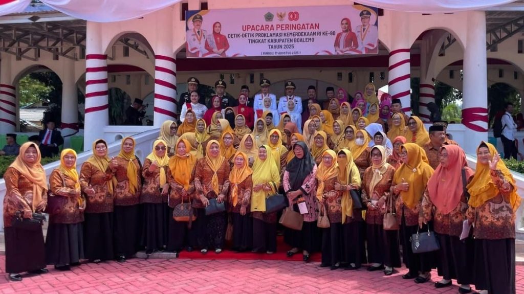 PWRI Boalemo Jadi yang Terbanyak Hadir di Upacara 17 Agustus di Tilamuta, Ketua PWRI Provinsi Dibuat Kagum