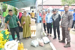 Pasar Murah Meriahkan HUT ke-80 Kejaksaan di Pohuwato, Warga Serbu Paket Sembako Murah