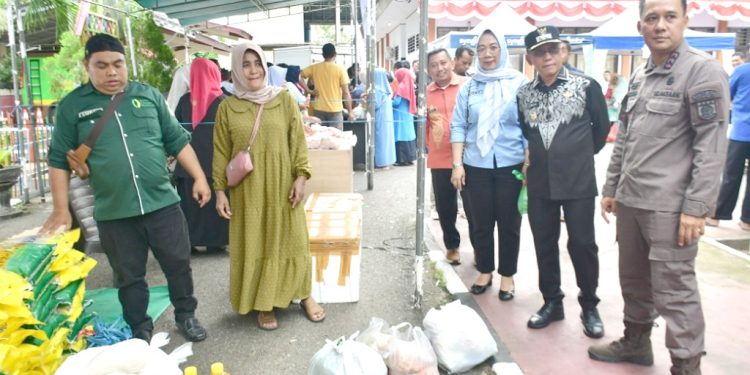 Pasar Murah Meriahkan HUT ke-80 Kejaksaan di Pohuwato, Warga Serbu Paket Sembako Murah