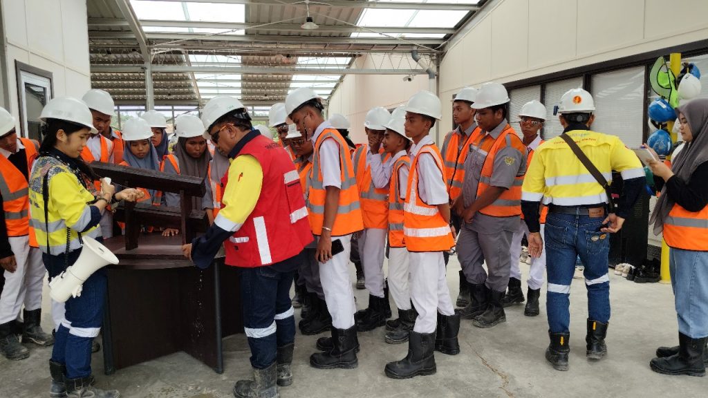 SMKN 1 Dengilo Apresiasi Dukungan Pani Gold Project untuk Pendidikan