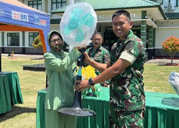 Kodim 1313 Pohuwato Bagi Doorprize di Tengah Bakti Kesehatan dan Bazar Murah