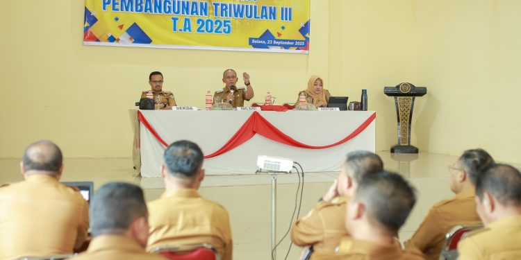 Rapat Evaluasi Pembangunan Pohuwato, Wabup Iwan Soroti Keterlambatan Proyek Fisik