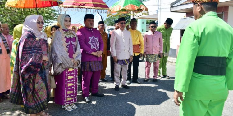 Resmi Diterima Secara Adat! Momen Haru Moloopu Camat Paguat Andri Pakilie di Yiladia