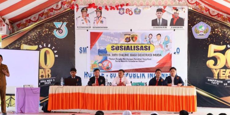 Polda Gorontalo Masuk Sekolah, Ditreskrimsus Edukasi 300 Siswa SMA Soal Bahaya Judi Online dan Pinjol Ilegal