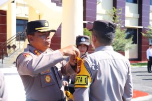 Kapolres Pohuwato Pimpin Pemasangan Ban Lengan Pamapta, Tanda Resmi Nomenklatur Baru di Polri