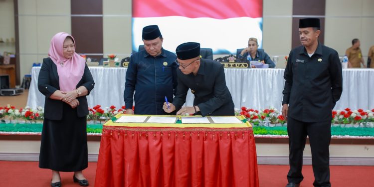 Rapat Paripurna DPRD Pohuwato Sahkan Ranperda APBD 2026, Wabup Iwan Adam Tekankan Sinergi untuk Kepentingan Rakyat