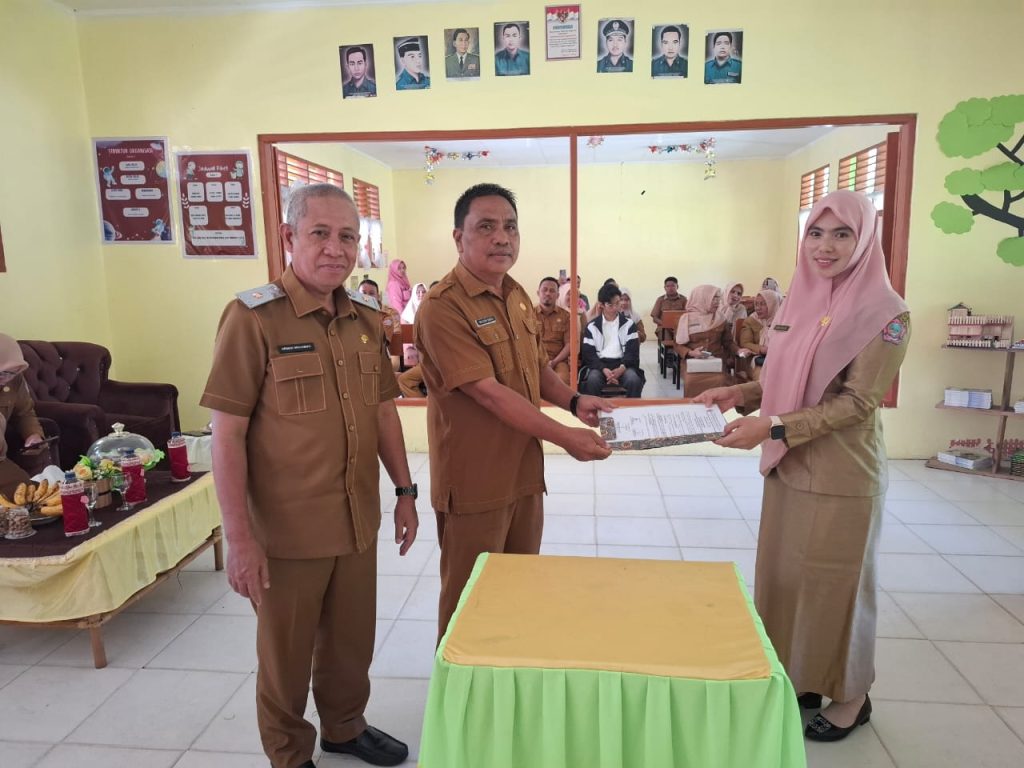 SDN 05 Buntulia Punya Kepsek Baru, Kadis Titip Pesan Soal Mutu Pendidikan
