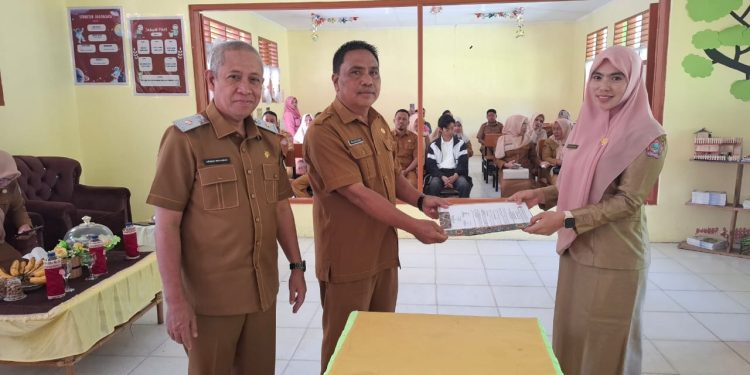 SDN 05 Buntulia Punya Kepsek Baru, Kadis Titip Pesan Soal Mutu Pendidikan