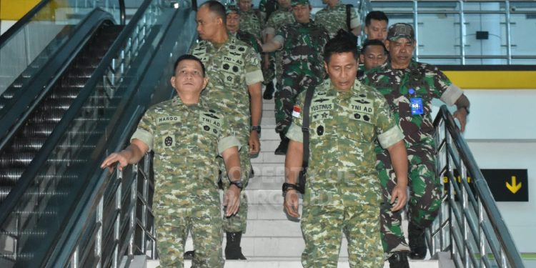 Rombongan Kasdam XIII/Mdk Mendarat, Korem 133/NW Gelar Penyambutan Militer