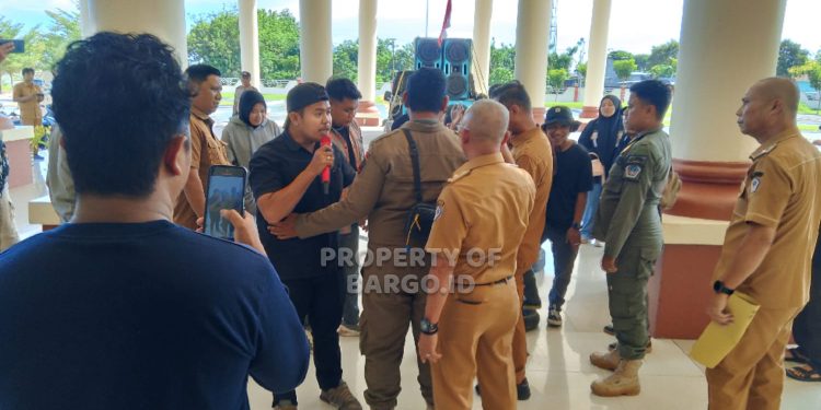 Demo Memanas di Pohuwato, Penambang Tuduh Pemda Abaikan Nasib Mereka