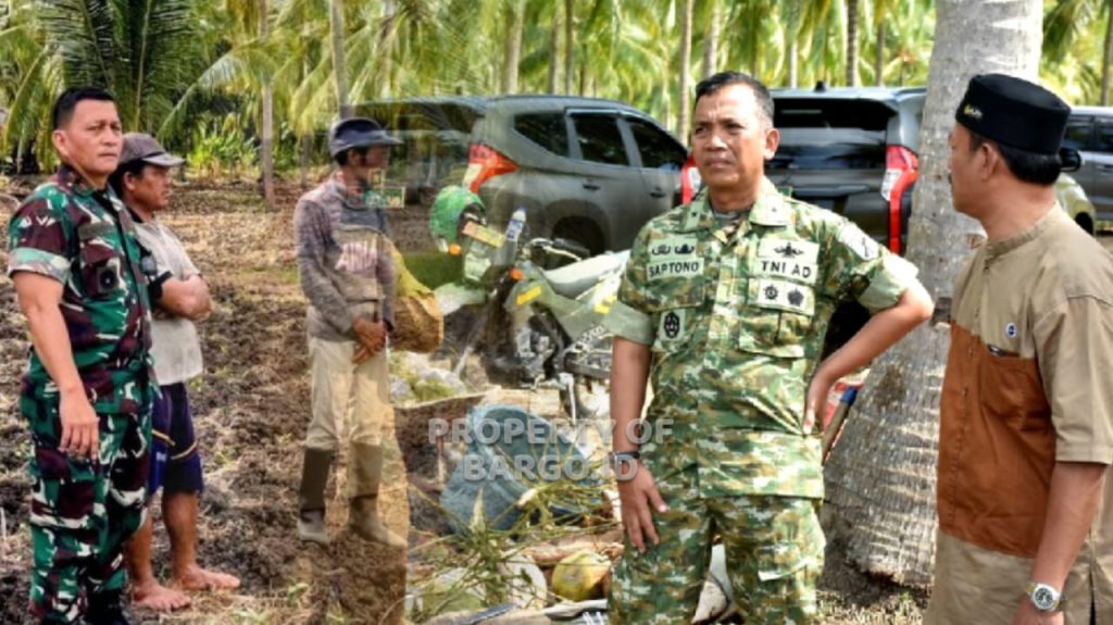 Danrem 133/Nani Wartabone Dampingi Kapoksahli Pangdam Tinjau Program Cetak Sawah di Pohuwato