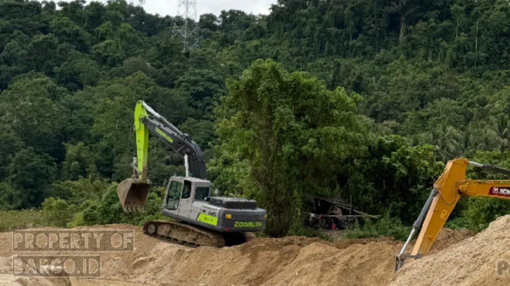 Hari Ke-3, YR Team Turunkan 5 Alat Berat Sekaligus, Sedimentasi Sungai Hulawa Dikeruk Total