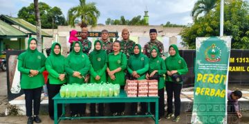 Solid dan Kompak! Persit Koramil 02/Marisa dan TNI Berbagi Berkah Ramadan
