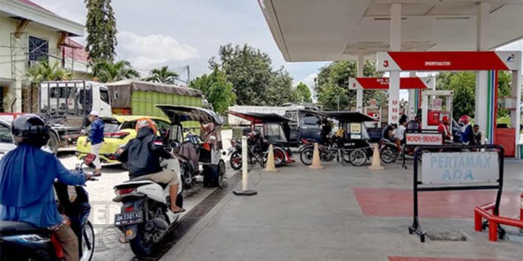 Harga BBM Regional Melonjak, Indonesia Masih Tahan Subsidi