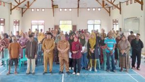 Penyaluran BLP3G di Paguat Disambut Antusias, Warga Sebut Sangat Membantu Kebutuhan Harian