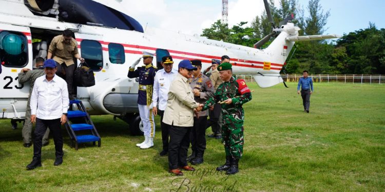 Danrem 133/NW Dampingi Presiden Tinjau Kampung Nelayan Merah Putih di Gorontalo