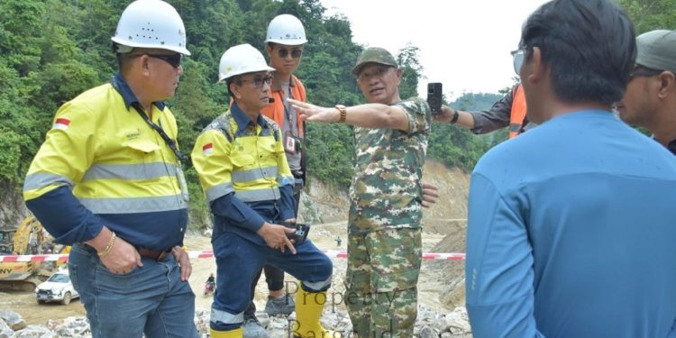 Temui Perusahaan di Wilayah Konsesi, Bupati Saipul Rela Naik Ojek Tembus Medan Berat