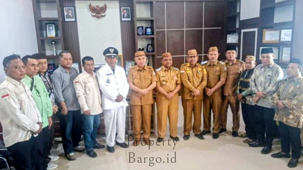Tahir Ibura Resmi Dilantik Jadi Pj Kades Buhu Jaya, Bupati Pohuwato: Demi Stabilitas Pemerintahan Desa